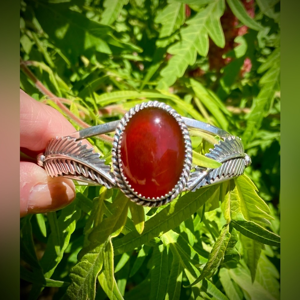 🌵Native American Sterling Silver cuff bracelet. Carnelian. Vintage